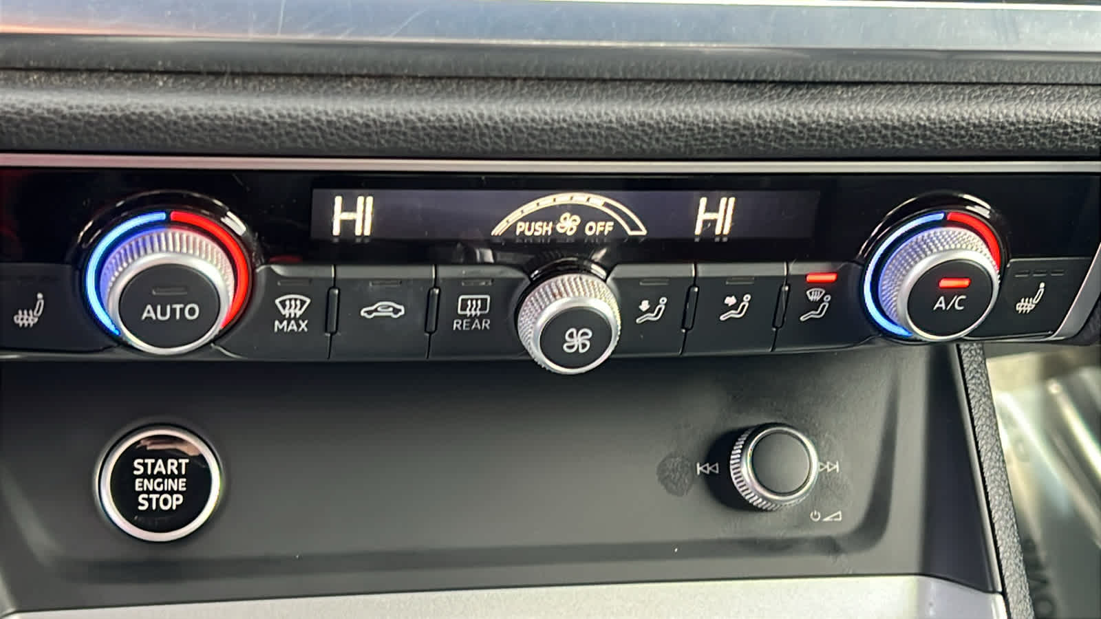 Thumbnail: 2023 Audi Q3 - 14