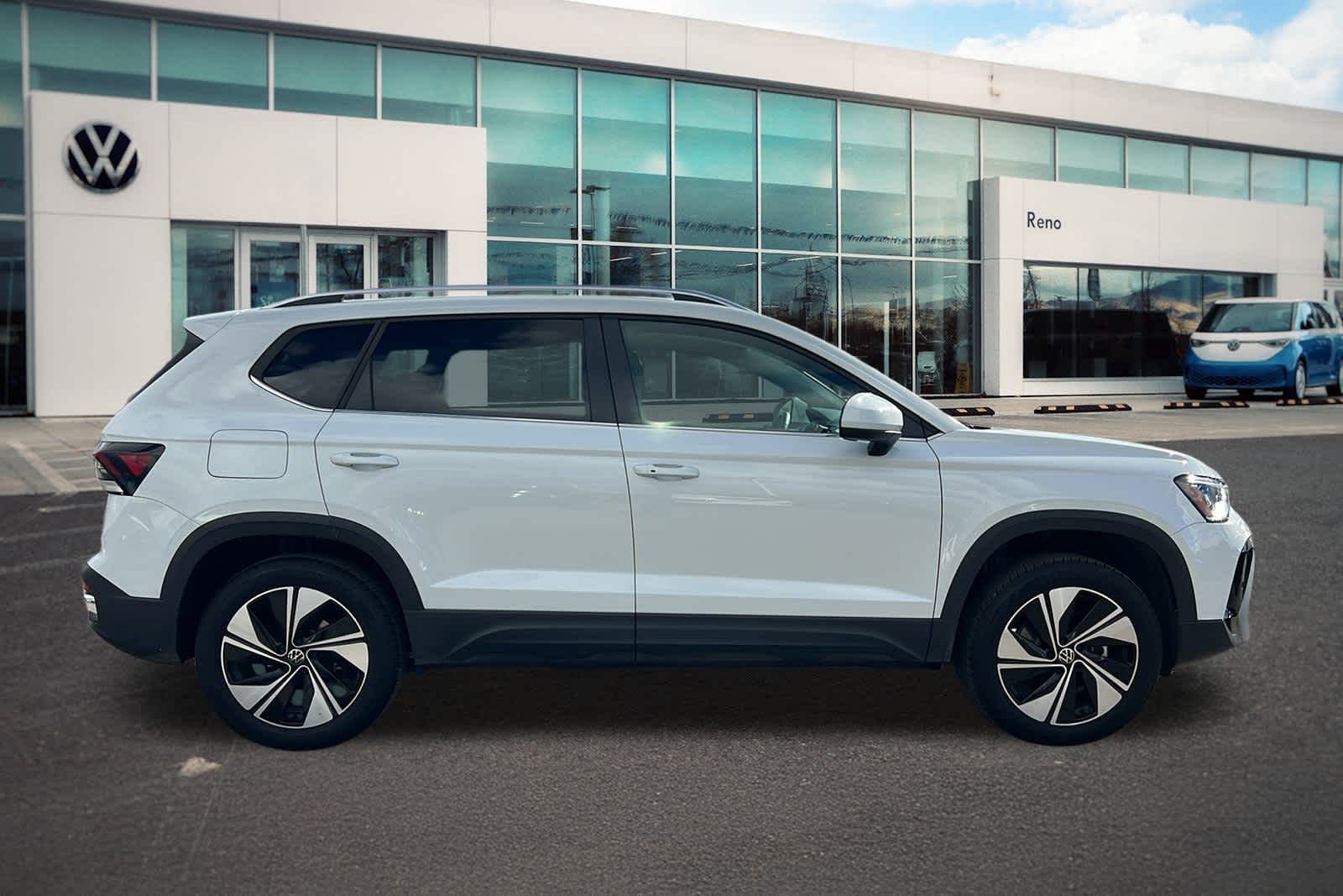 Thumbnail: 2025 Volkswagen Taos - 4