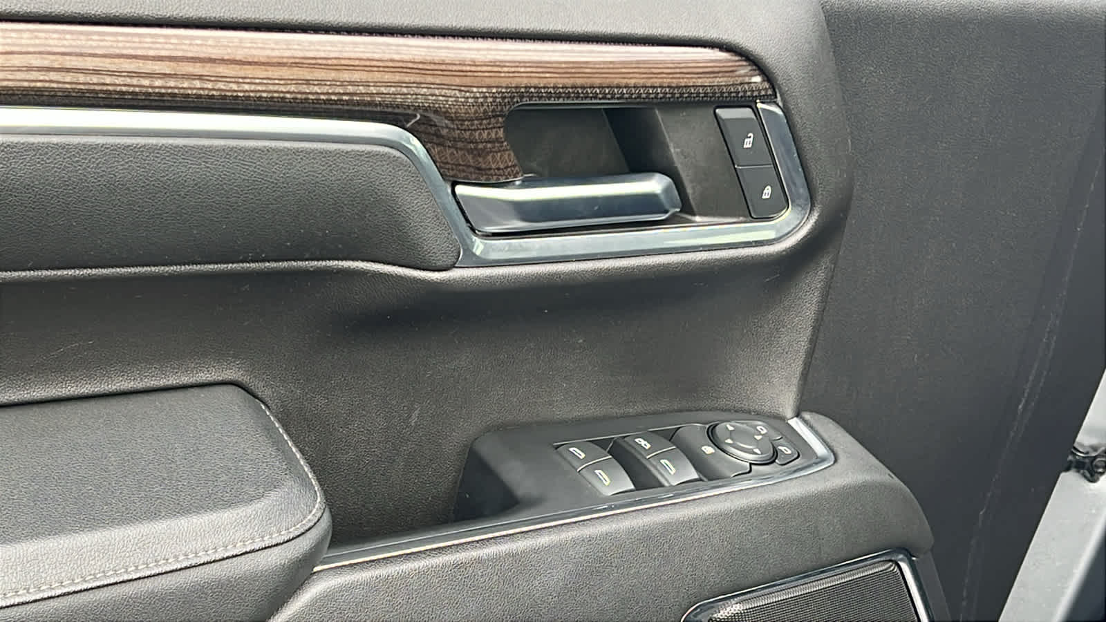 Thumbnail: 2023 Chevrolet Silverado 1500 - 22