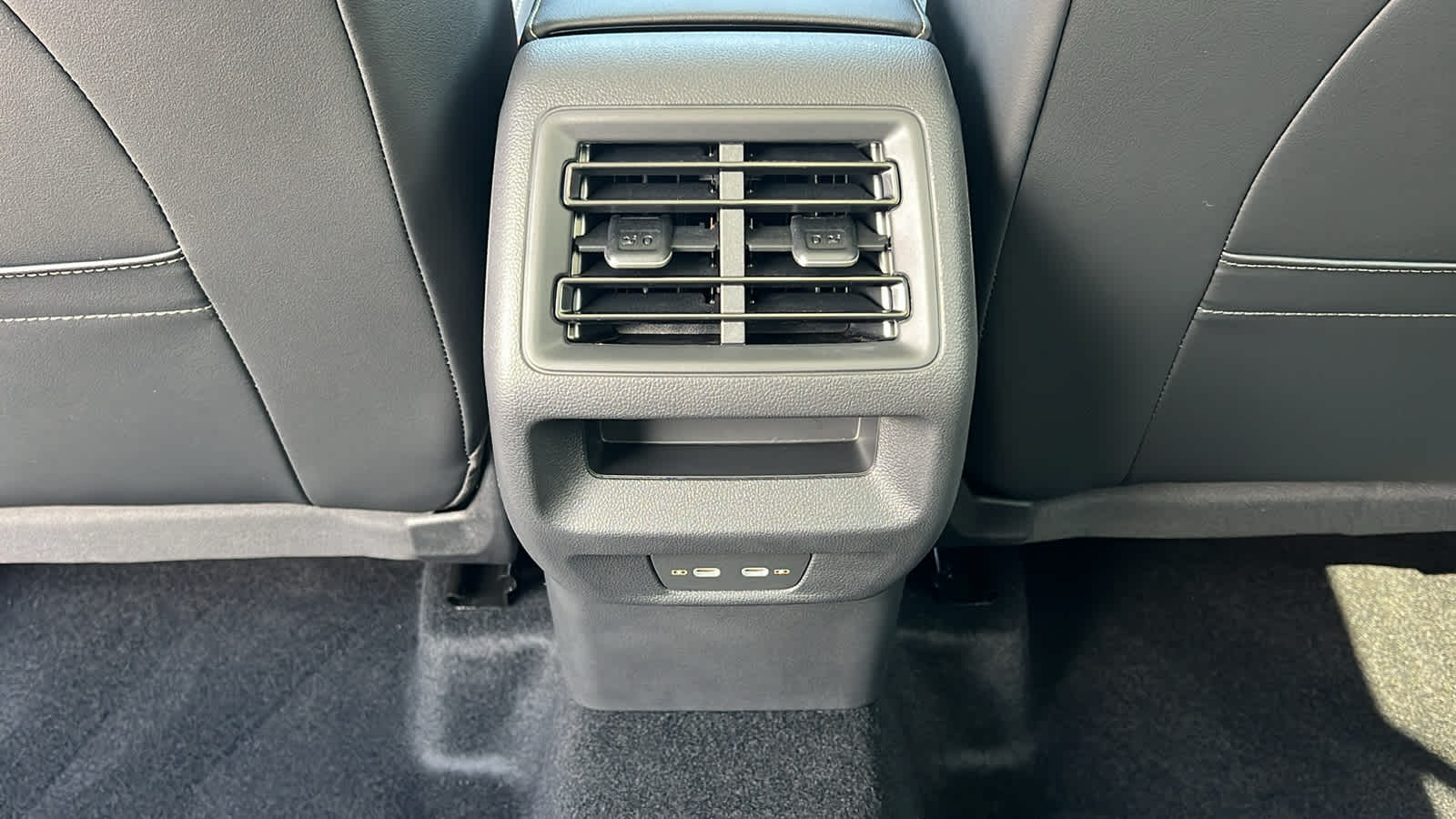 Thumbnail: 2025 Volkswagen Tiguan - 25