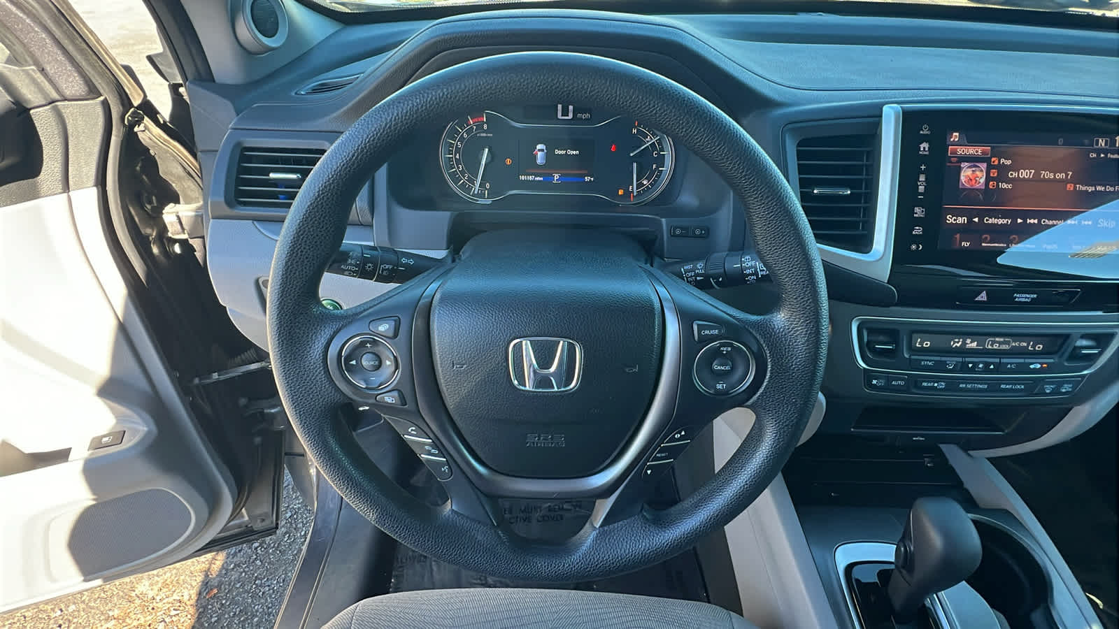 Thumbnail: 2017 Honda Pilot - 18