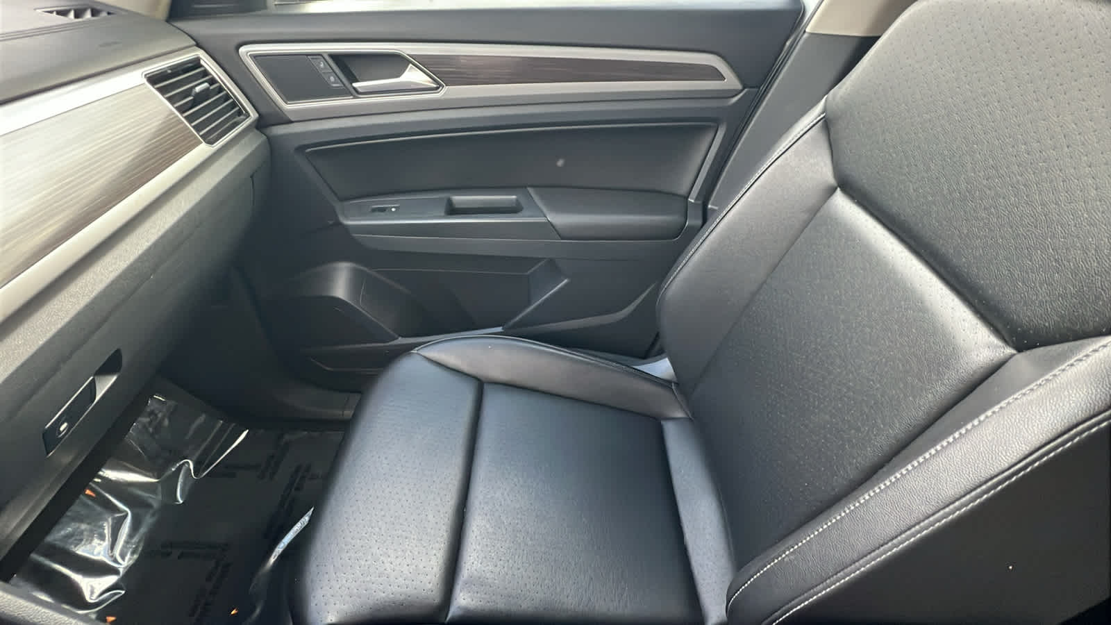 Thumbnail: 2018 Volkswagen Atlas - 12