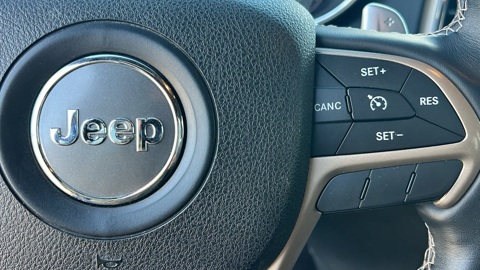 Thumbnail: 2016 Jeep Grand Cherokee - 20