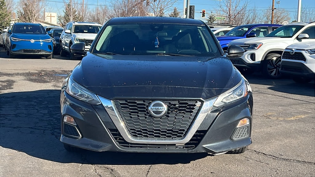 Used 2021 Nissan Altima 2.5 SV Sedan