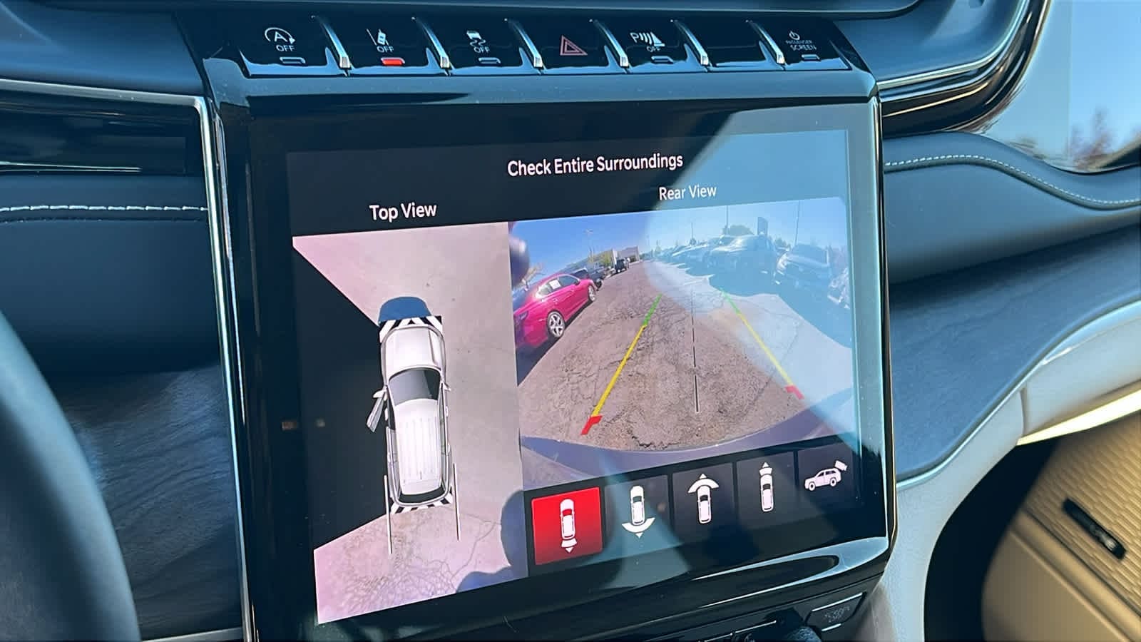 Thumbnail: 2022 Jeep Grand Cherokee - 16