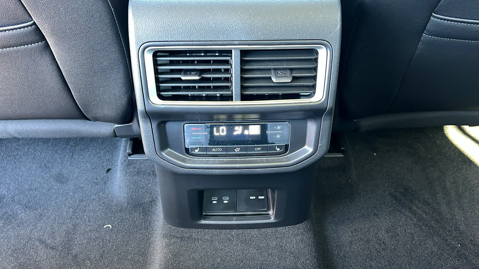 Thumbnail: 2026 Volkswagen Atlas - 25