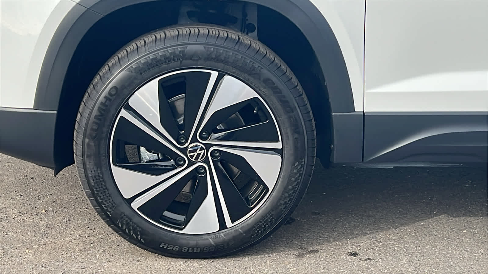 Thumbnail: 2026 Volkswagen Taos - 9