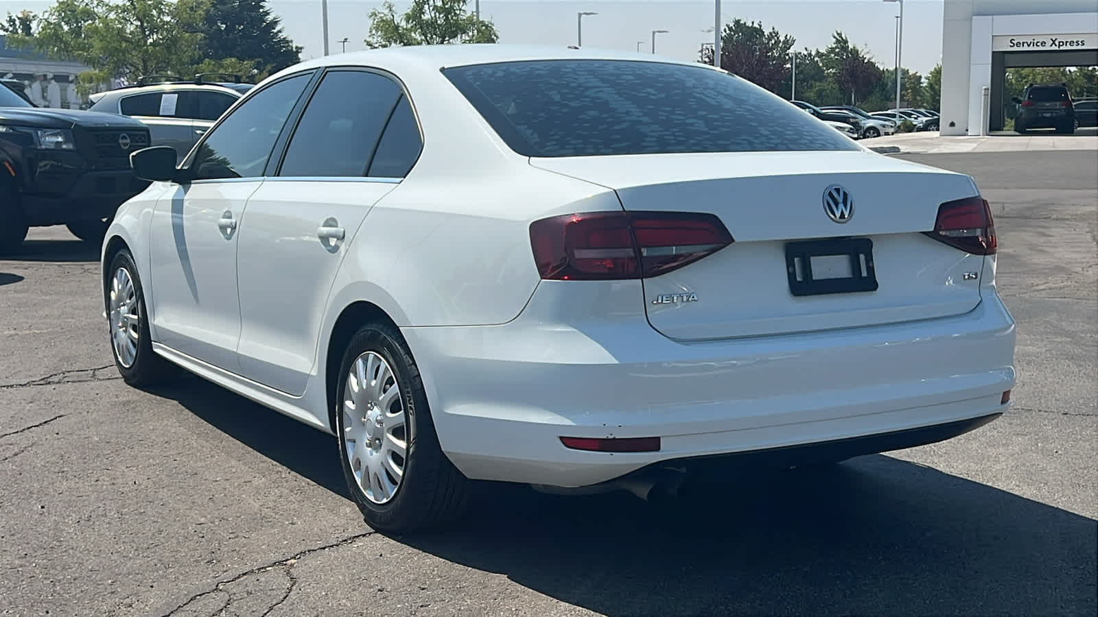 Thumbnail: 2017 Volkswagen Jetta - 7
