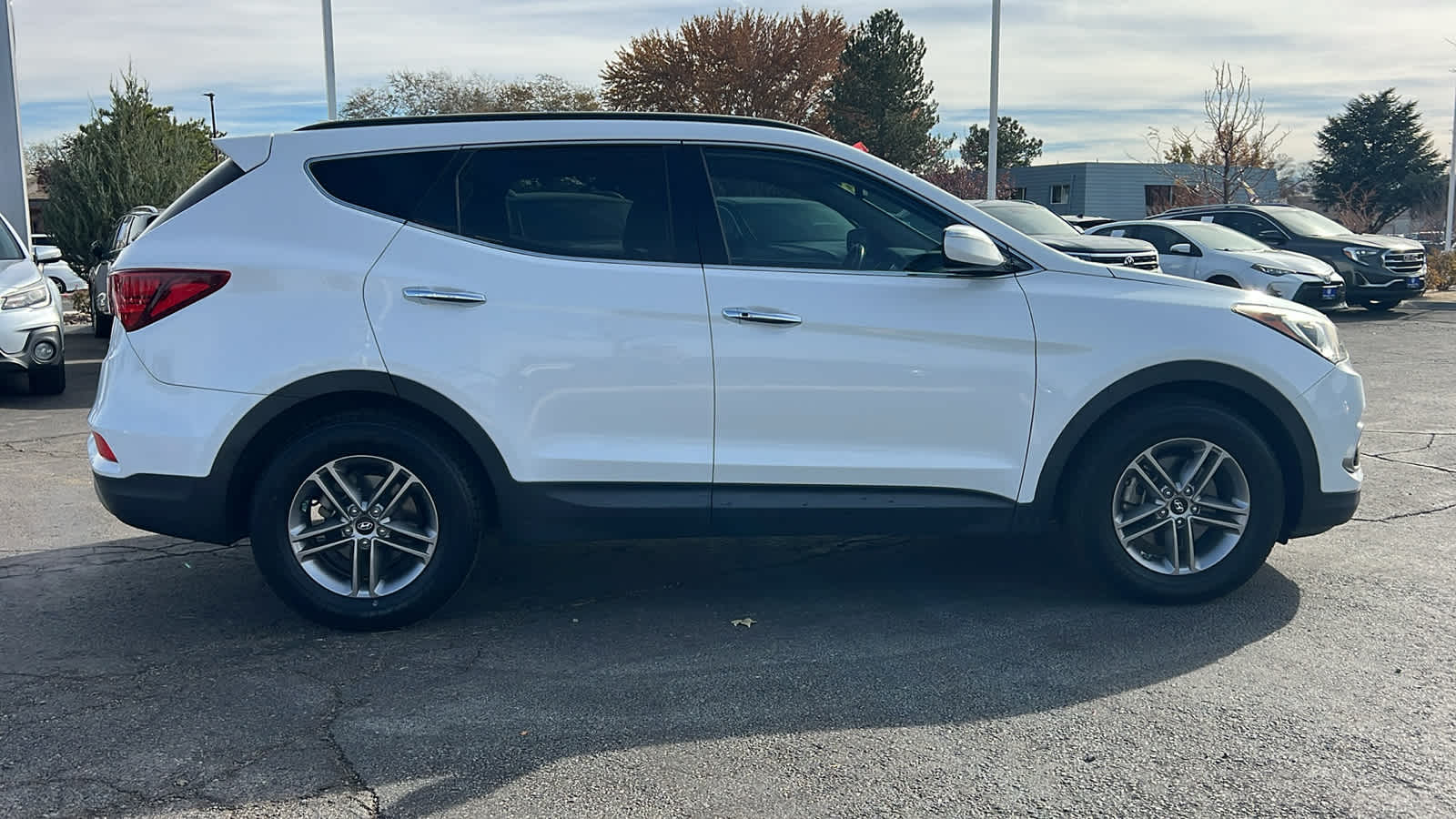 Thumbnail: 2017 Hyundai Santa Fe - 4