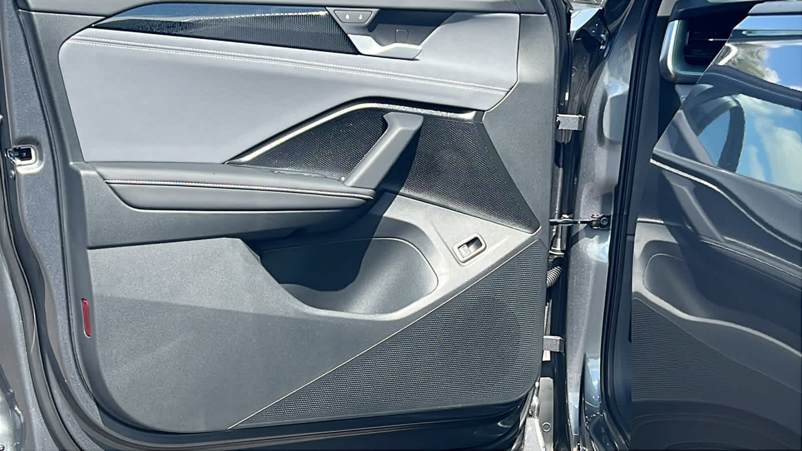 Thumbnail: 2025 Volkswagen Tiguan - 23