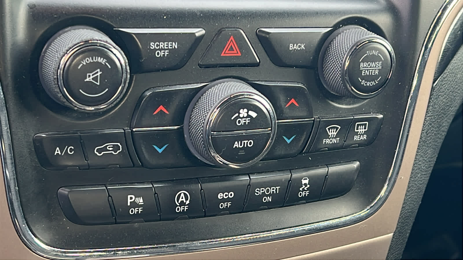 Thumbnail: 2017 Jeep Grand Cherokee - 14