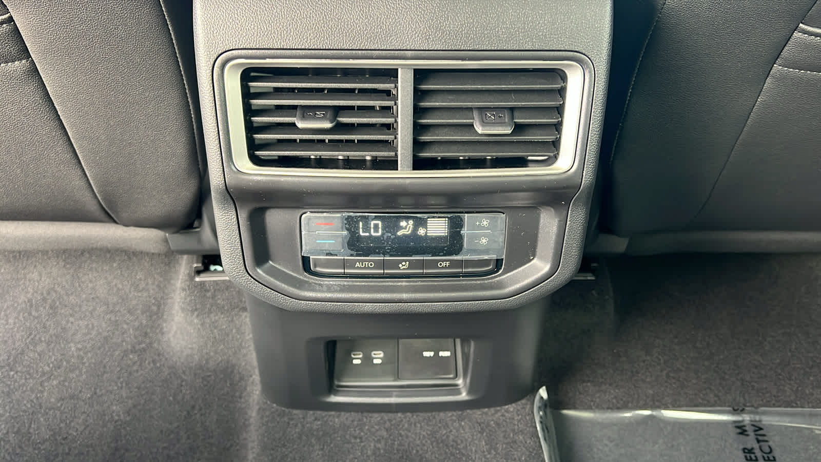 Thumbnail: 2026 Volkswagen Atlas - 25