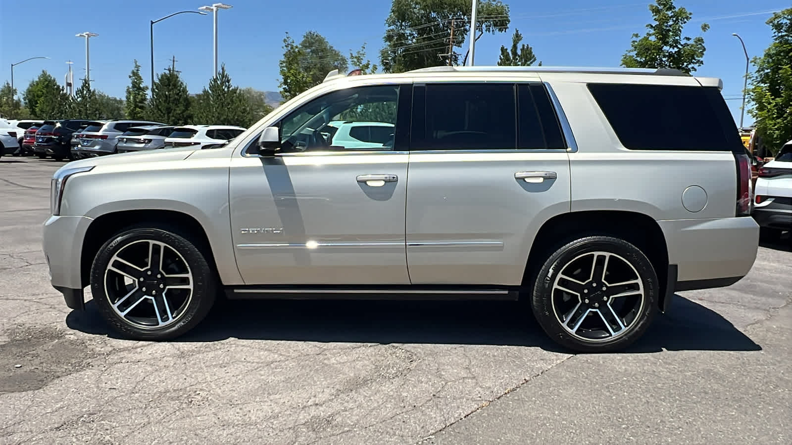 2017 GMC Yukon Denali 8
