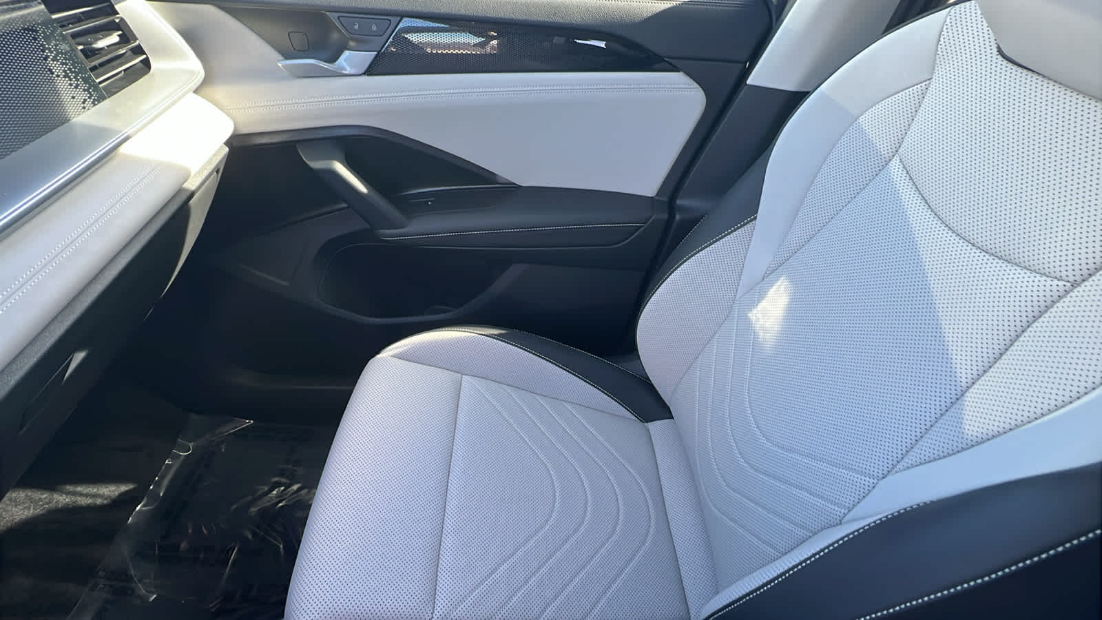 Thumbnail: 2026 Volkswagen Tiguan - 12