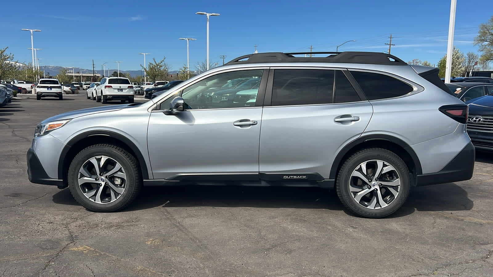 Thumbnail: 2022 Subaru Outback - 8