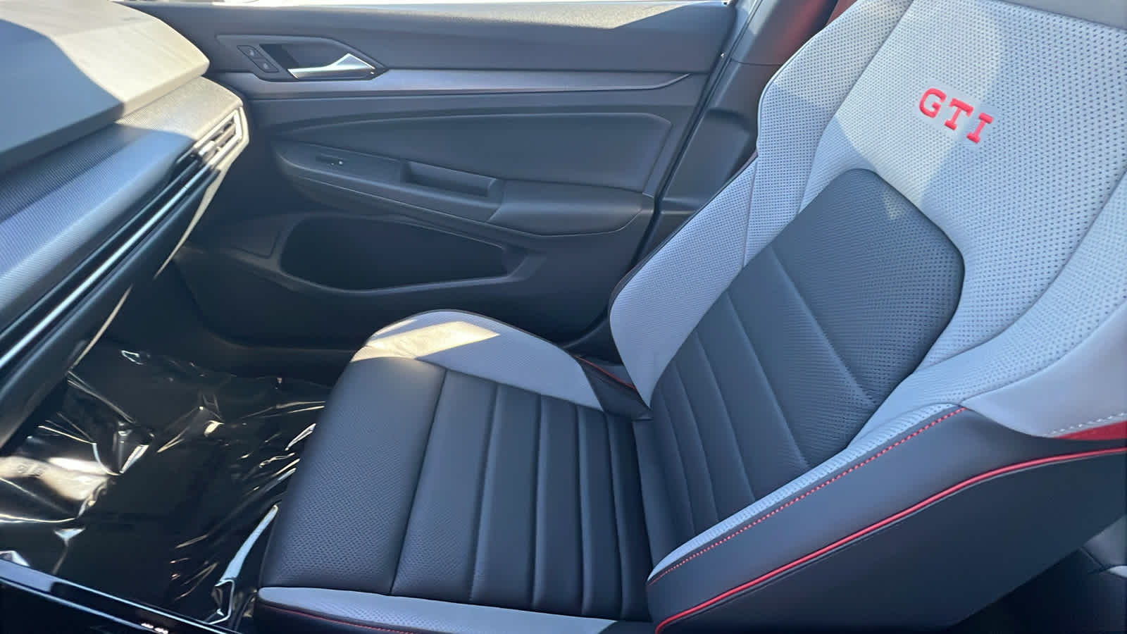 Thumbnail: 2026 Volkswagen Golf - 12