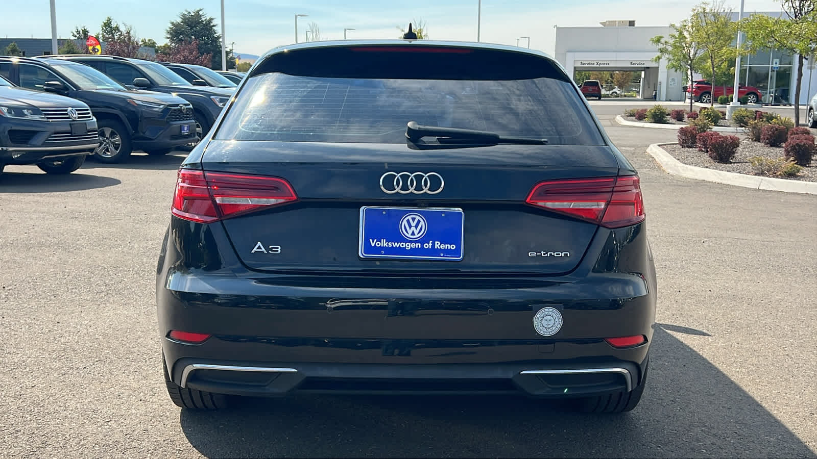 Thumbnail: 2017 Audi A3 e-tron - 6