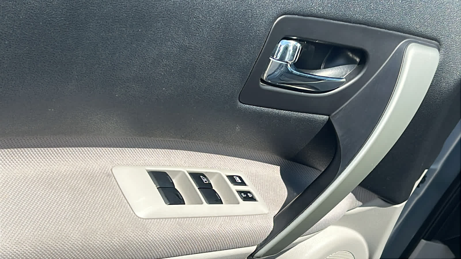 Thumbnail: 2013 Nissan Rogue - 21
