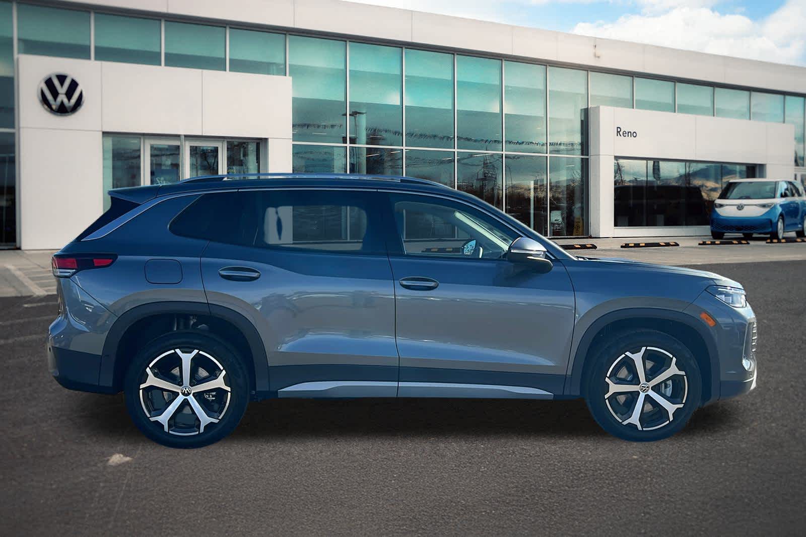 2026 Volkswagen Tiguan SE photo 4