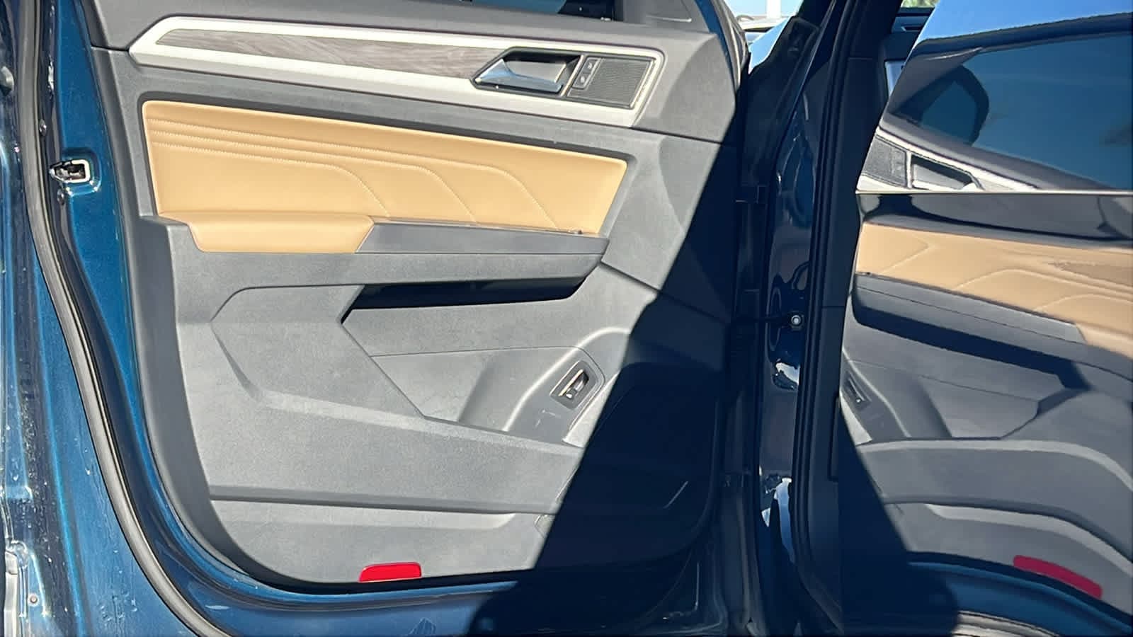 Thumbnail: 2021 Volkswagen Atlas - 23