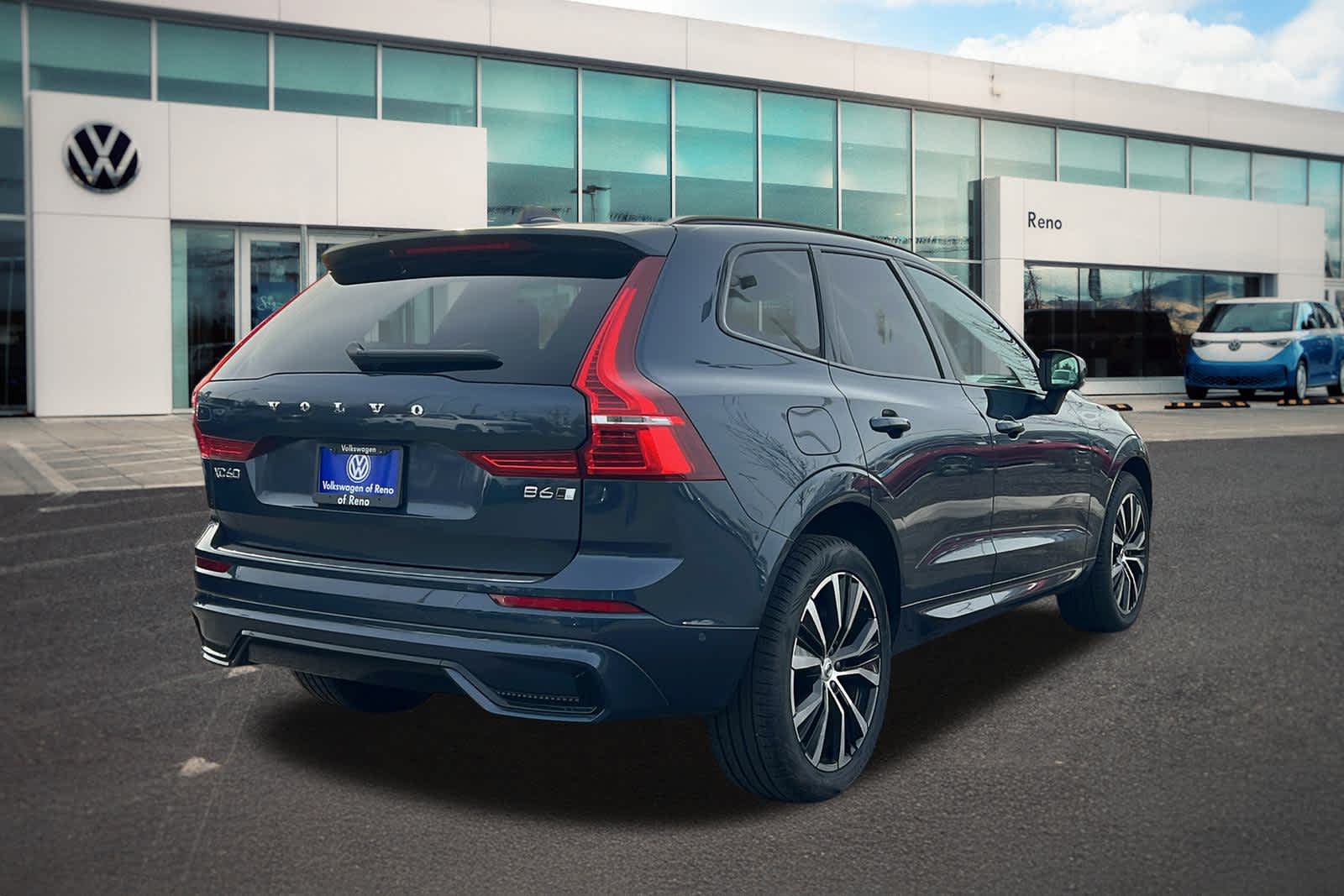 Thumbnail: 2023 Volvo XC60 - 5