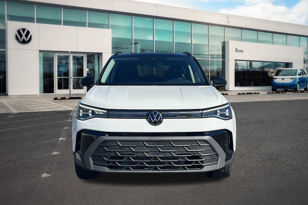 Used 2025 Volkswagen Taos SE Black SUV