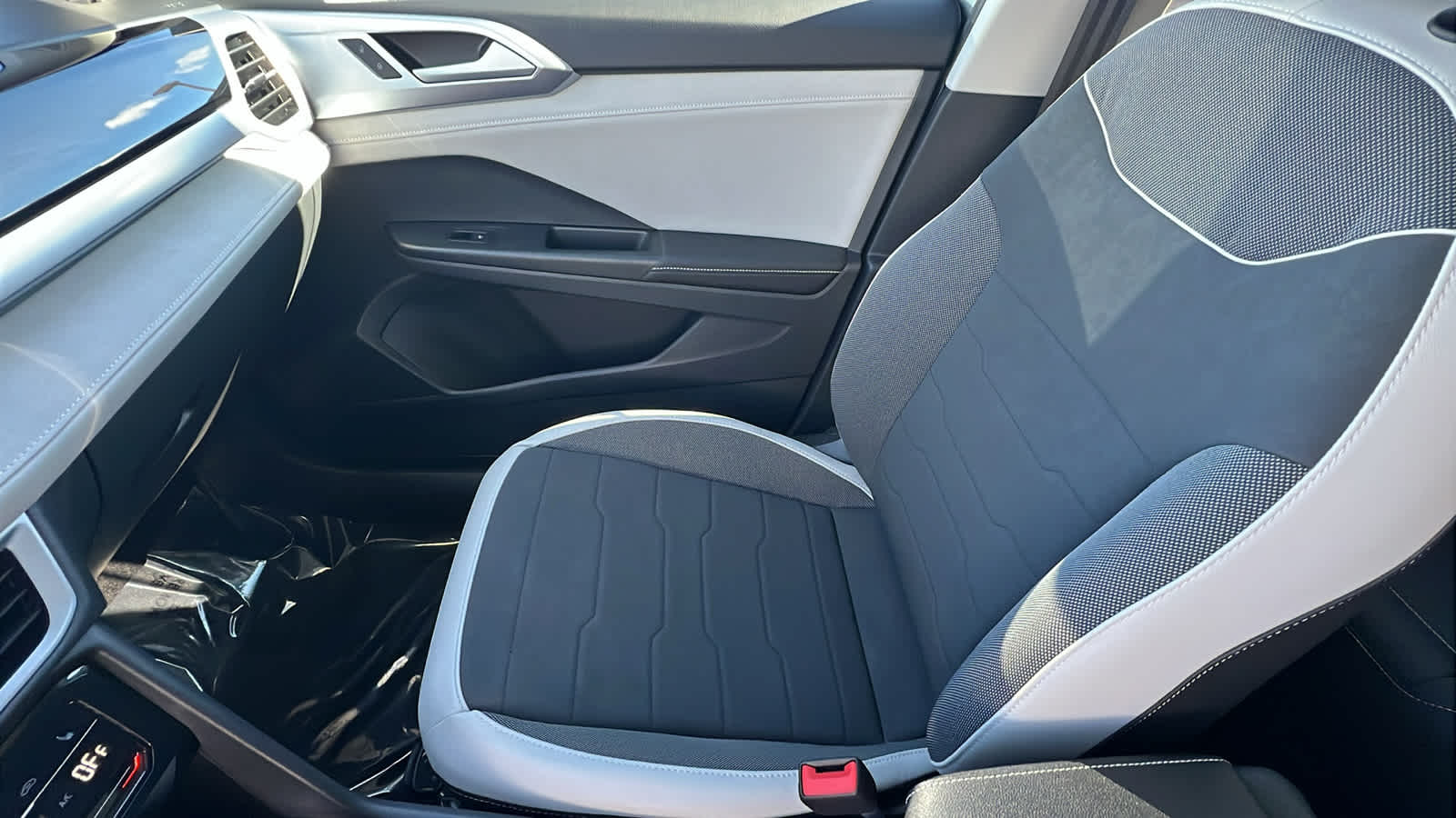 Thumbnail: 2026 Volkswagen Taos - 12