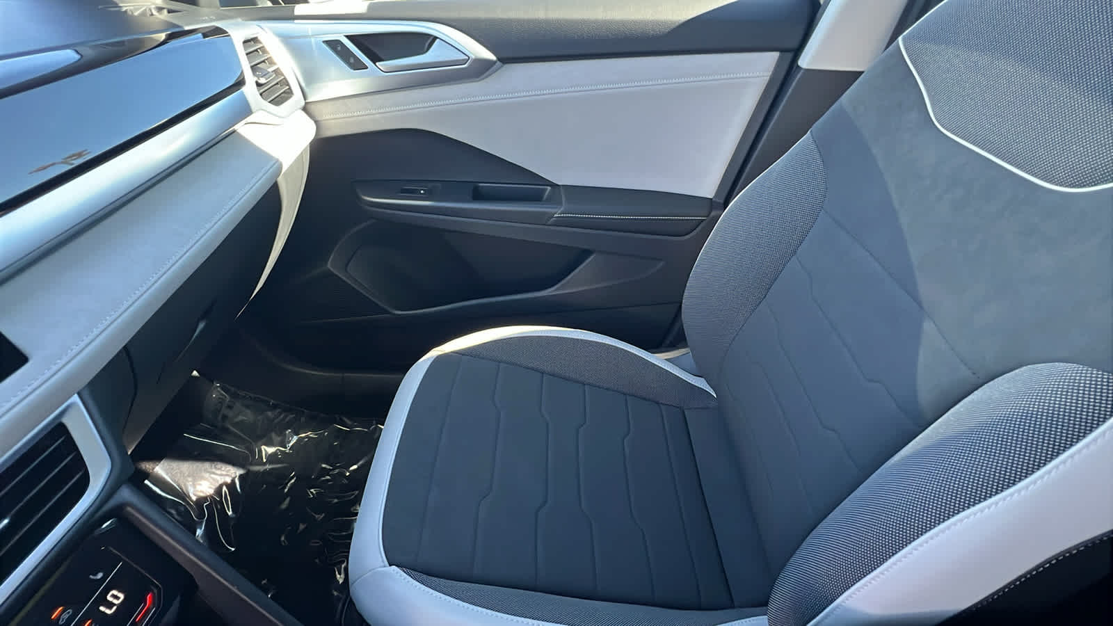 Thumbnail: 2025 Volkswagen Taos - 12