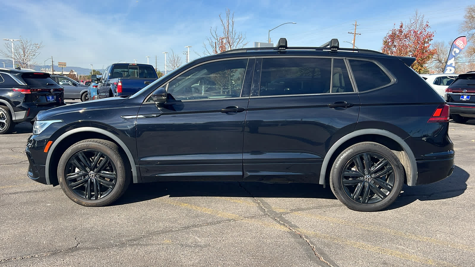 Thumbnail: 2022 Volkswagen Tiguan - 8