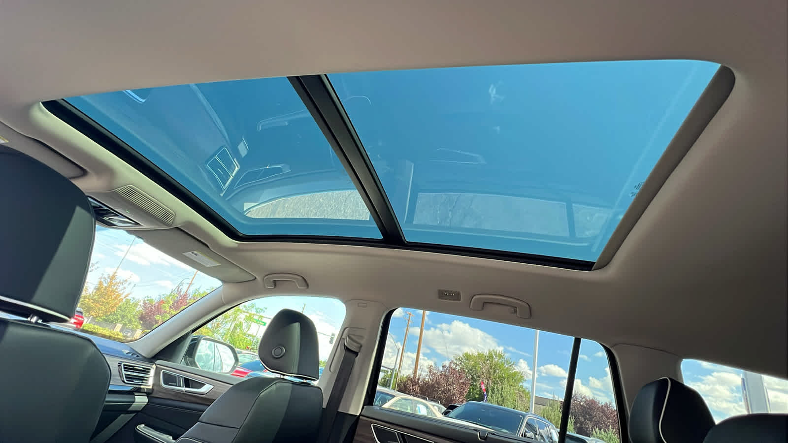 Thumbnail: 2026 Volkswagen Atlas - 32