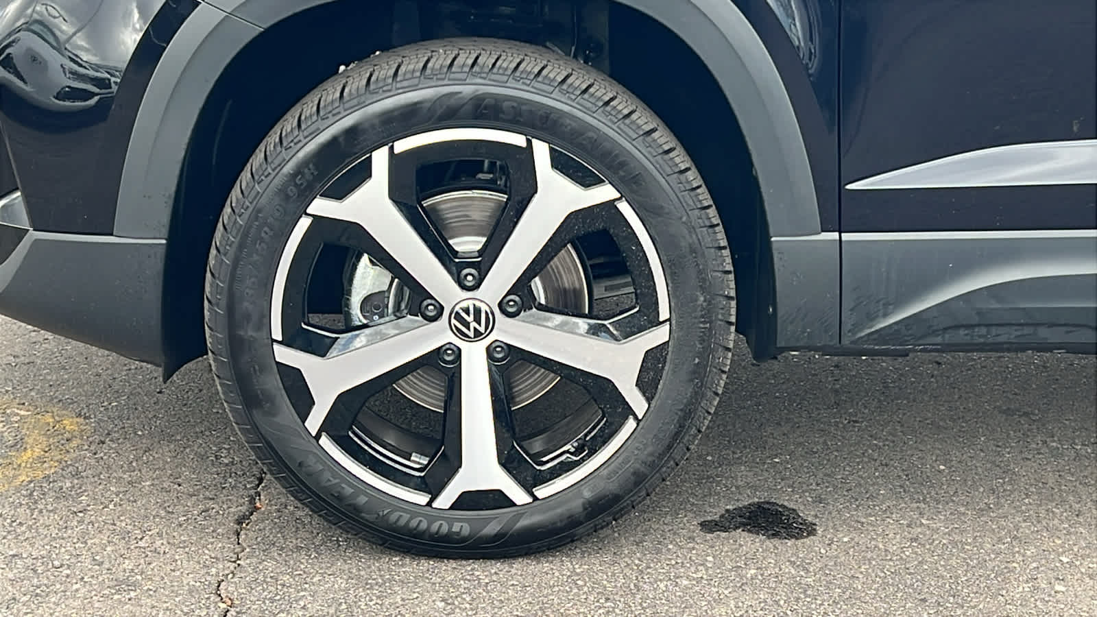 Thumbnail: 2025 Volkswagen Taos - 9