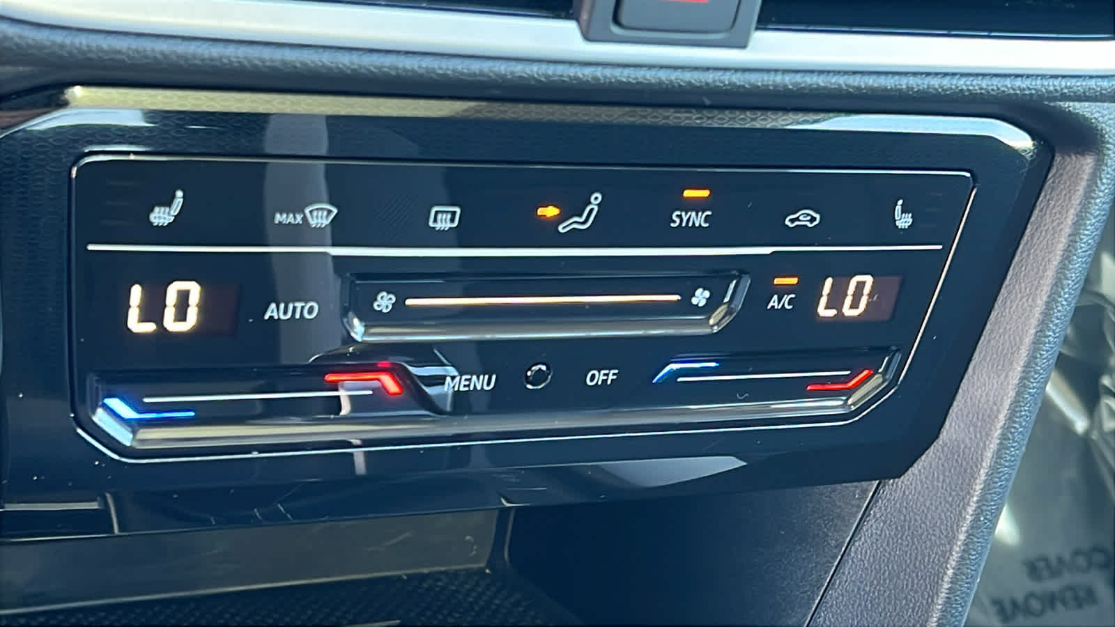 Thumbnail: 2025 Volkswagen Taos - 14