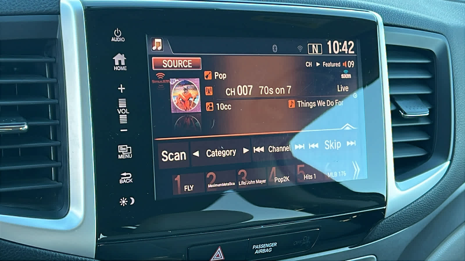 Thumbnail: 2017 Honda Pilot - 15