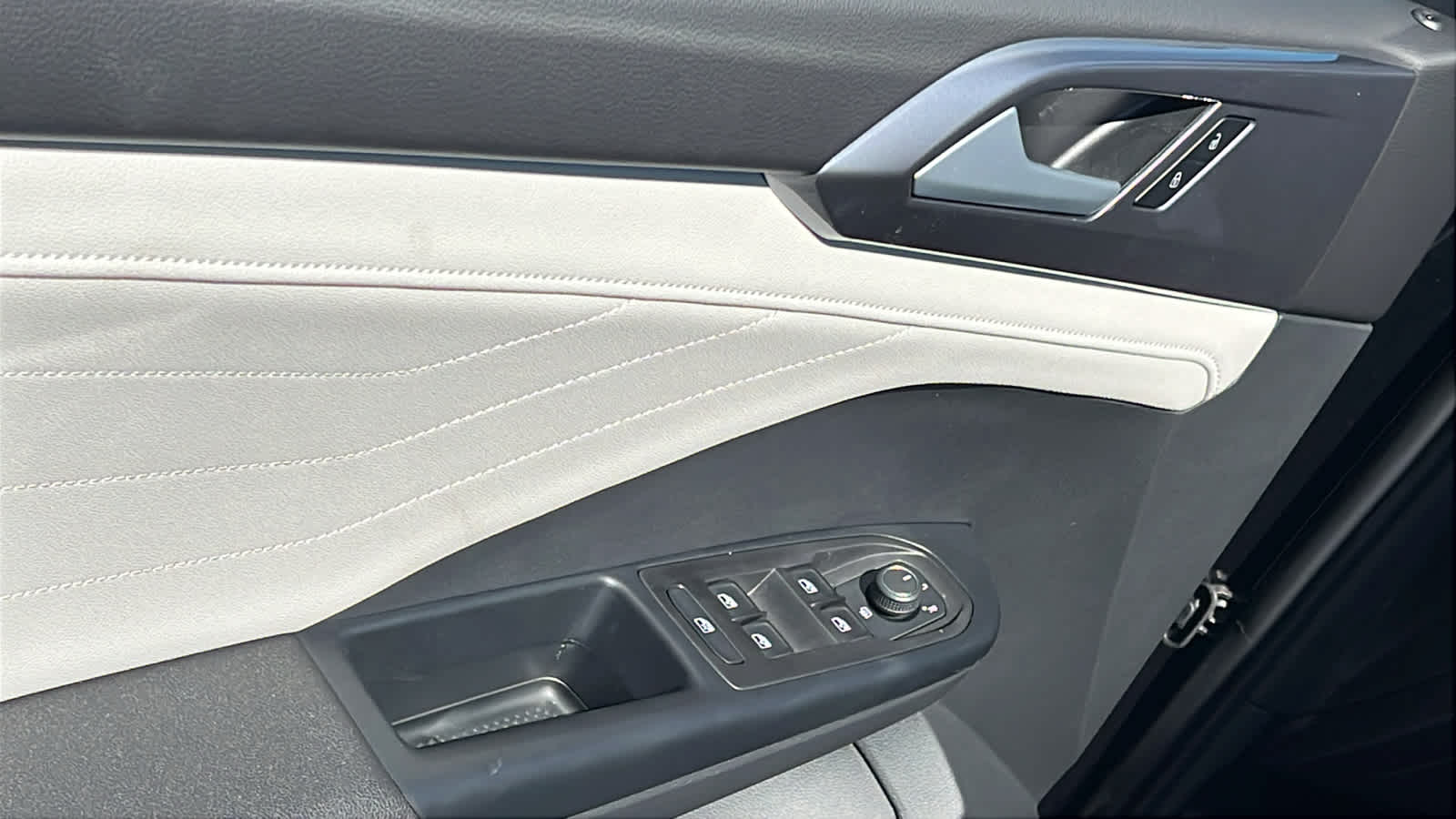 Thumbnail: 2025 Volkswagen Taos - 22