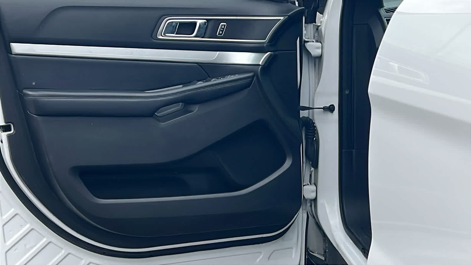 Thumbnail: 2017 Ford Explorer - 23