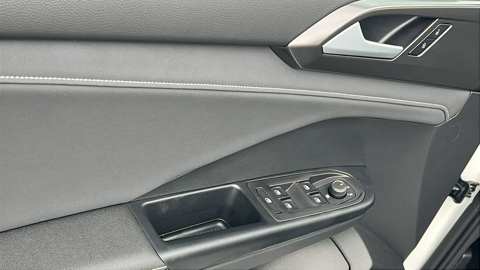 Thumbnail: 2025 Volkswagen Taos - 22