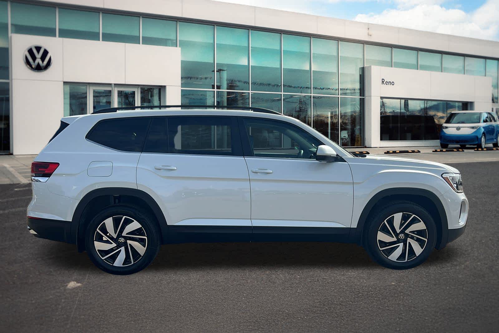 2026 Volkswagen Atlas SE Technology photo 3