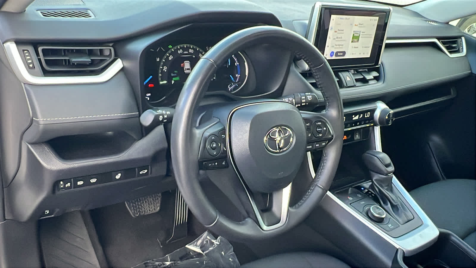 Thumbnail: 2024 Toyota RAV4 - 10