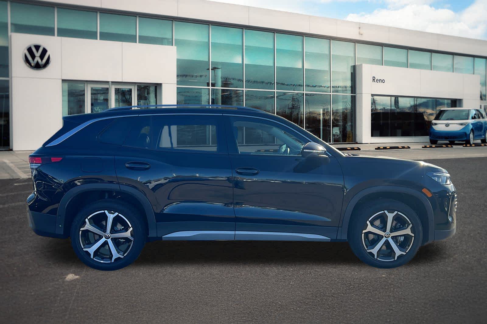 2026 Volkswagen Tiguan SE photo 4