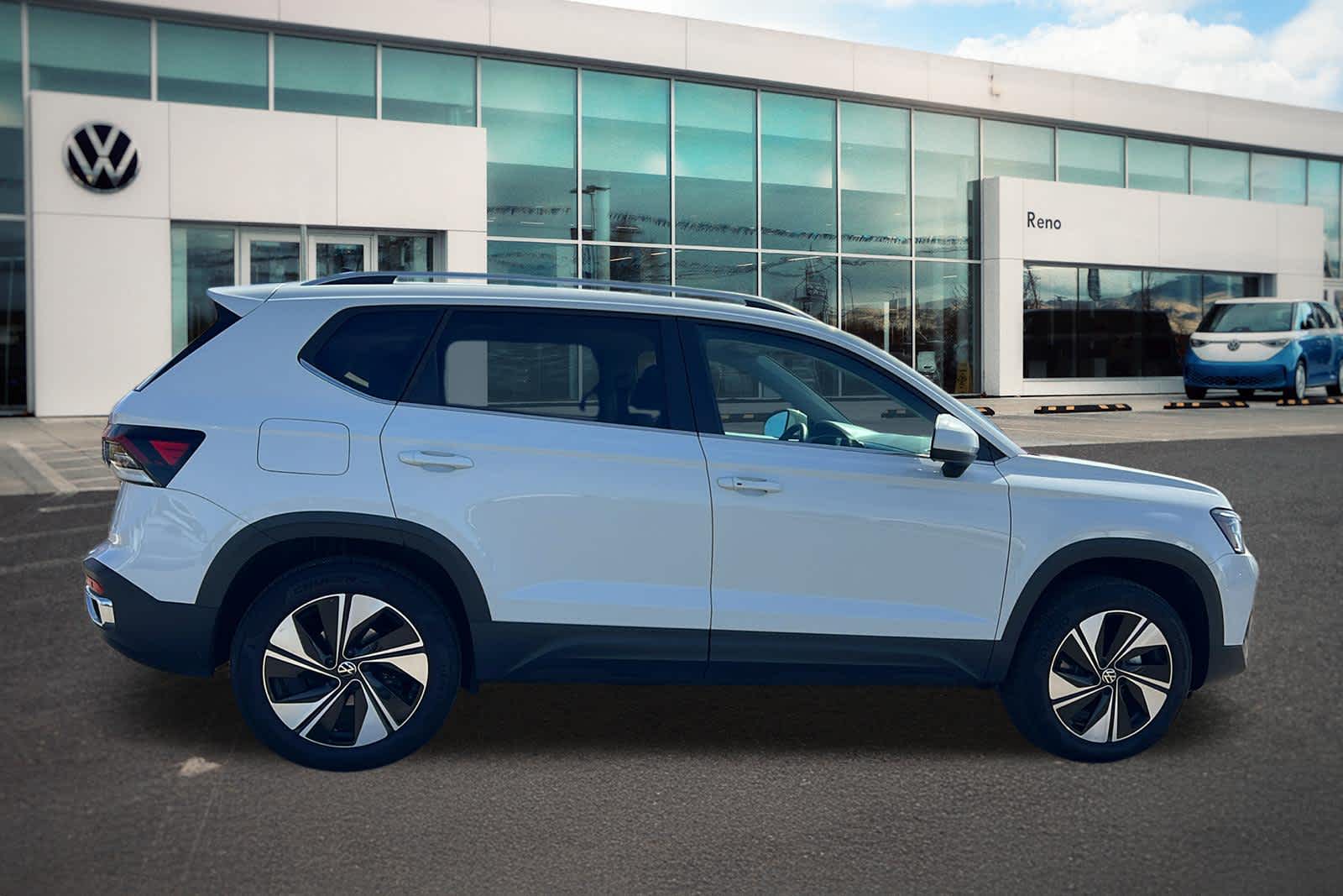 Thumbnail: 2025 Volkswagen Taos - 4