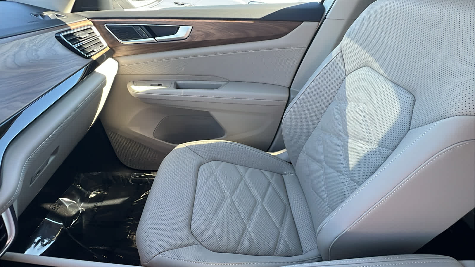 Thumbnail: 2026 Volkswagen Atlas - 12