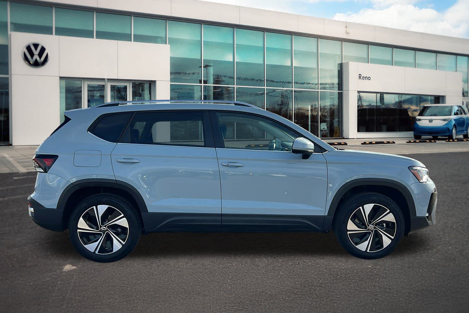 Thumbnail: 2025 Volkswagen Taos - 4