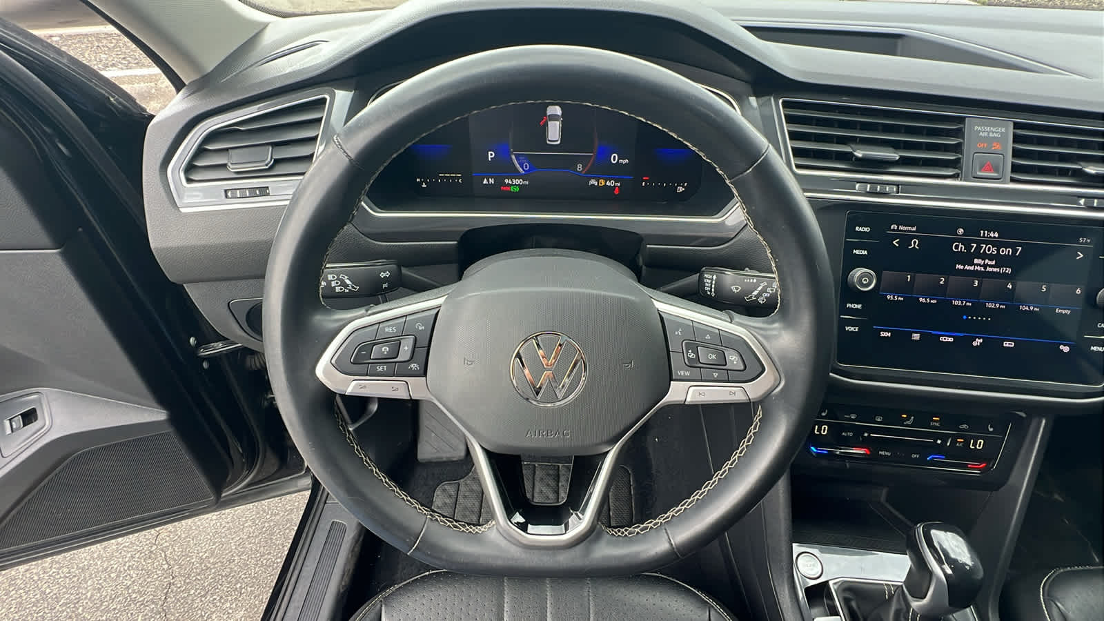 Thumbnail: 2022 Volkswagen Tiguan - 17