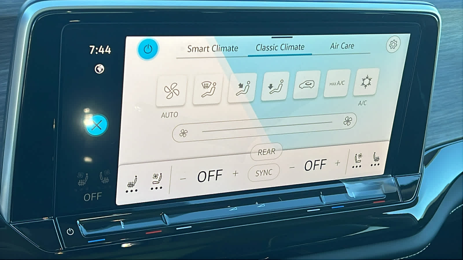 Thumbnail: 2026 Volkswagen Atlas - 14