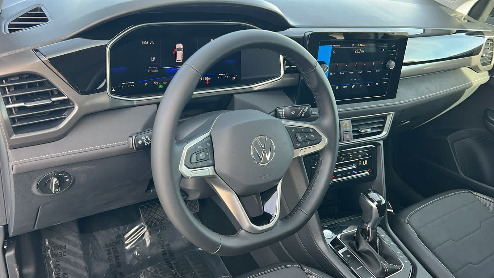 Thumbnail: 2026 Volkswagen Taos - 10