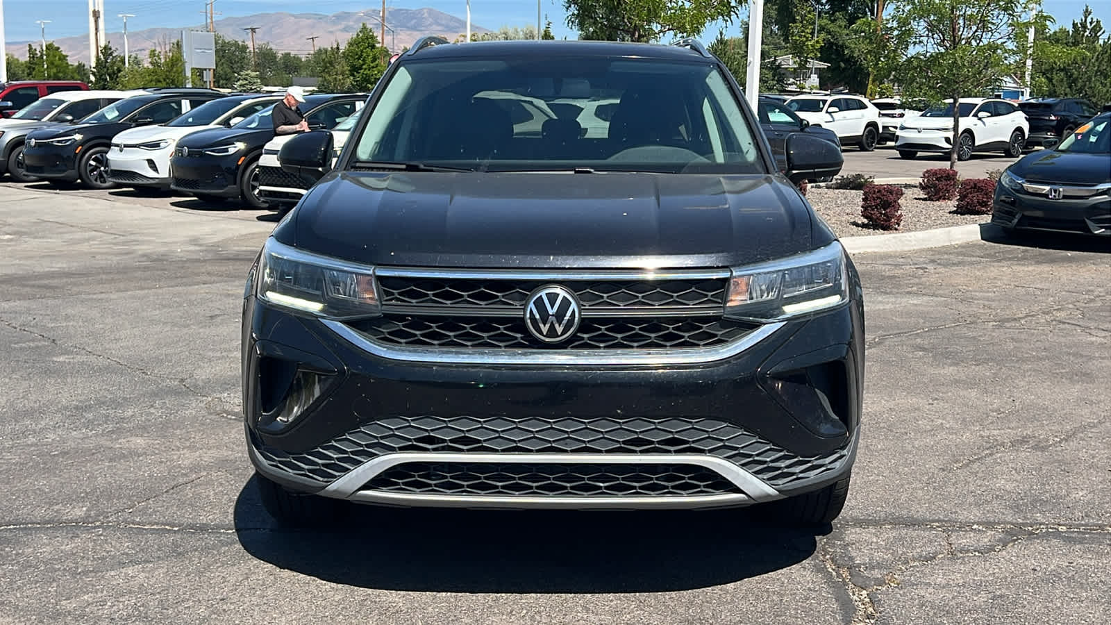 Thumbnail: 2022 Volkswagen Taos - 2