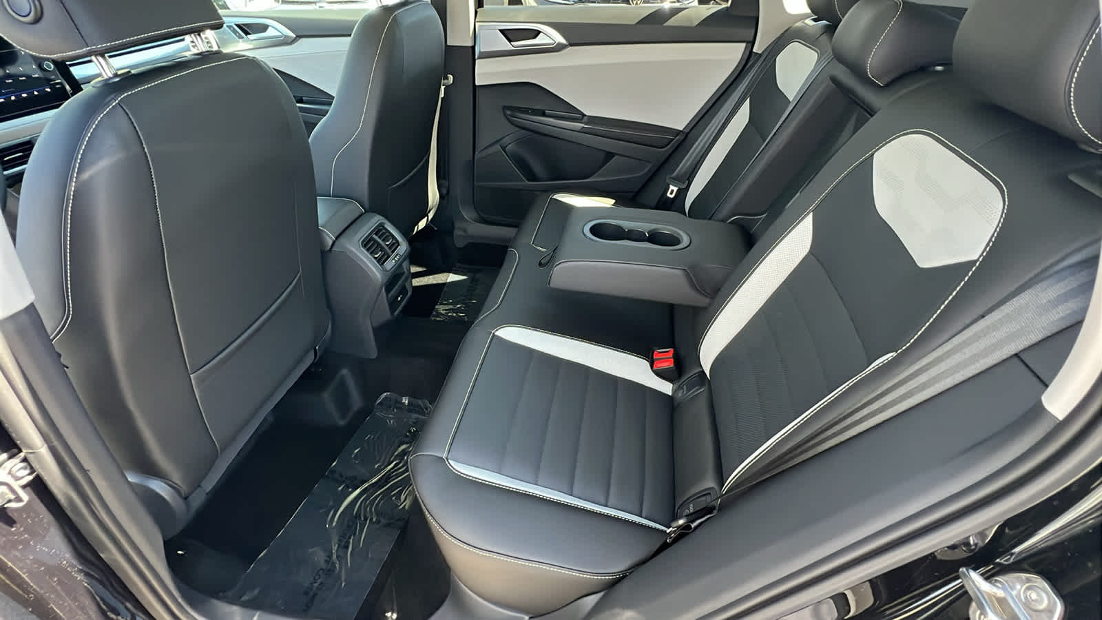 Thumbnail: 2025 Volkswagen Taos - 24