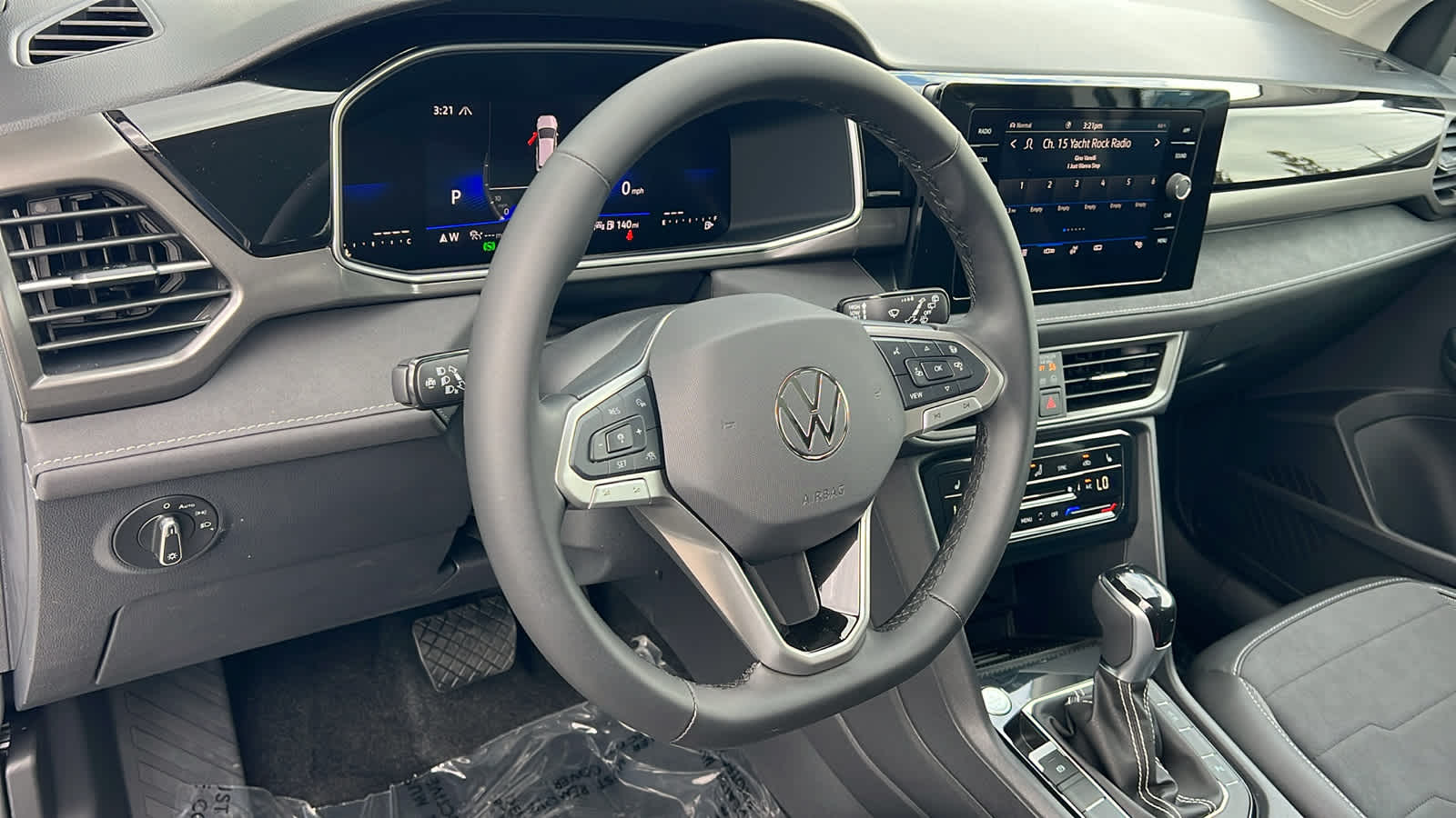 Thumbnail: 2025 Volkswagen Taos - 10