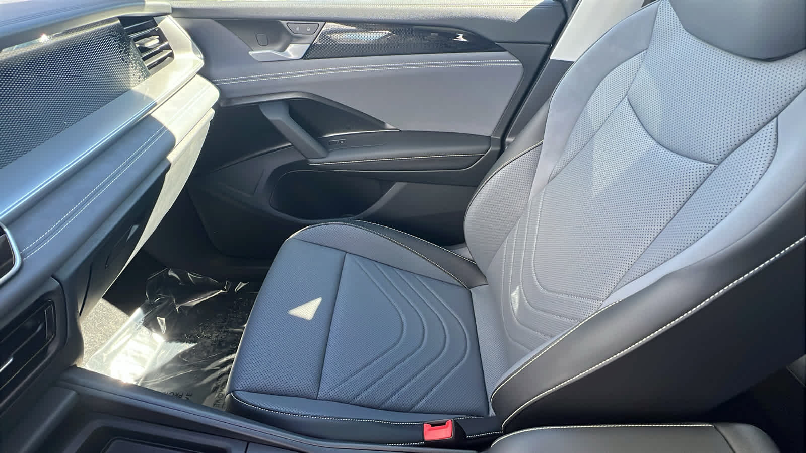 Thumbnail: 2026 Volkswagen Tiguan - 12