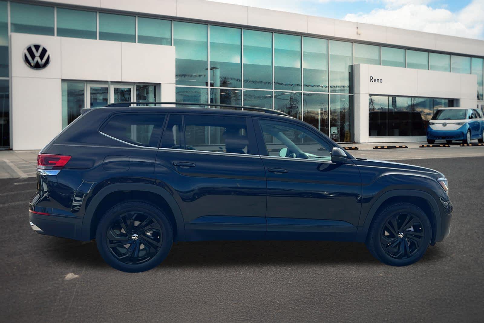 Thumbnail: 2022 Volkswagen Atlas - 4